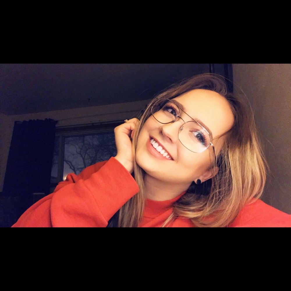 Meet your Posher, Hailey